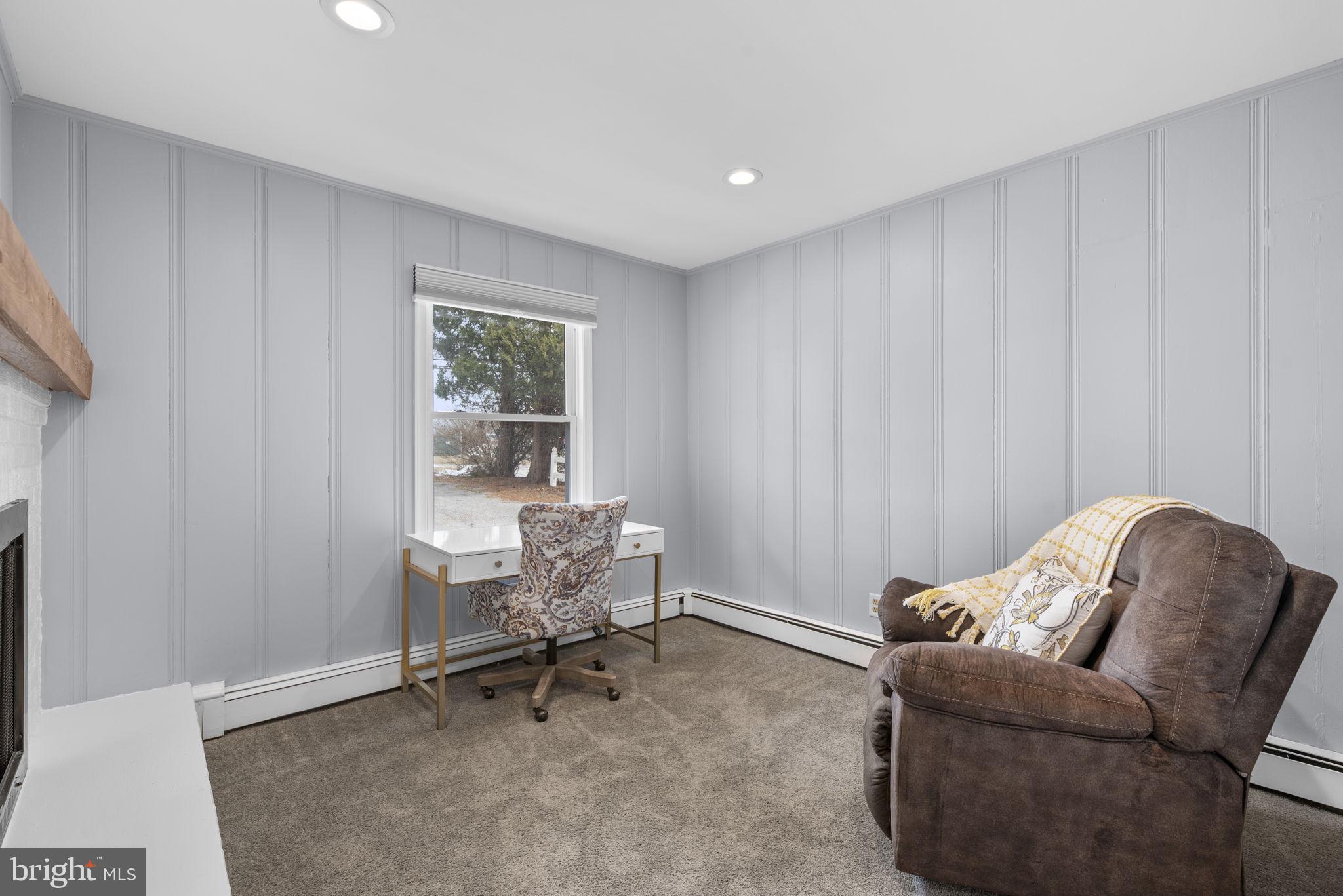 FONT HILL MANOR - Residential