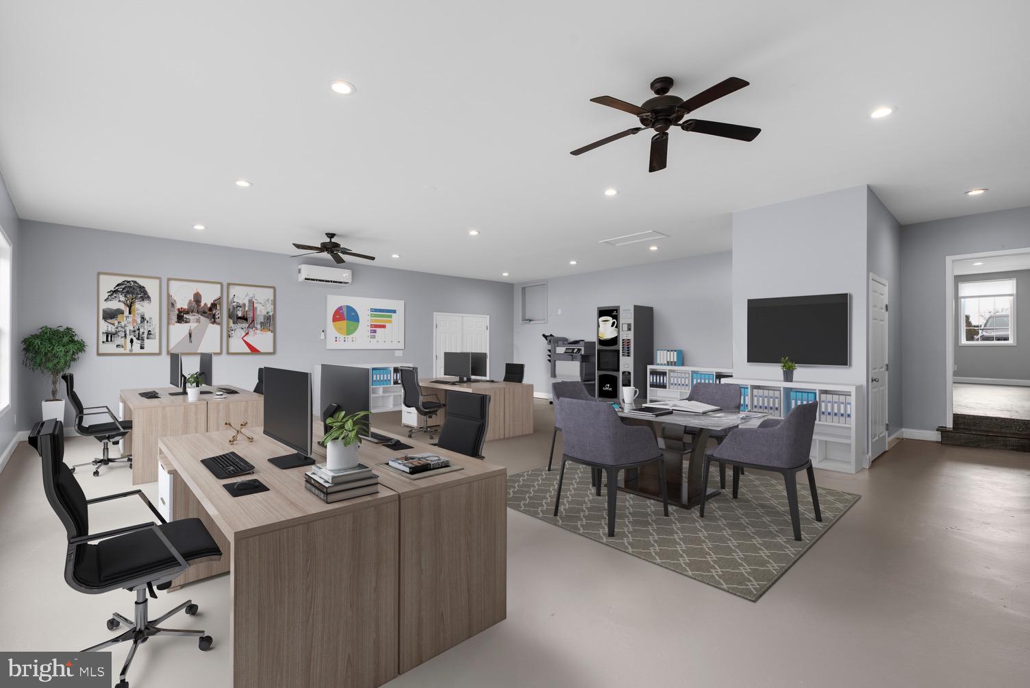 FONT HILL MANOR - Residential