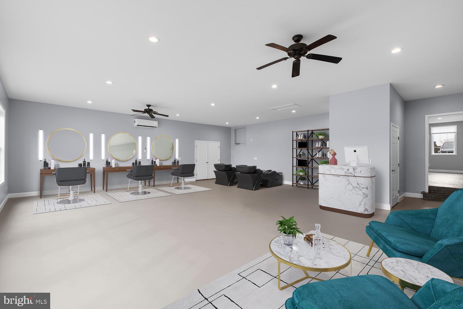 FONT HILL MANOR - Residential