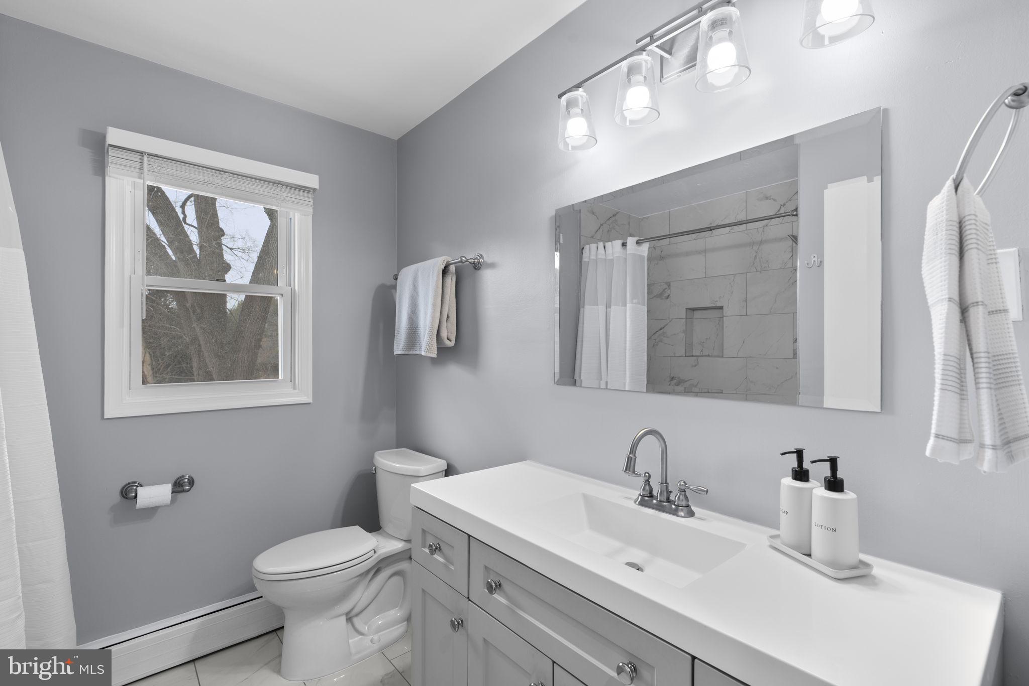 FONT HILL MANOR - Residential