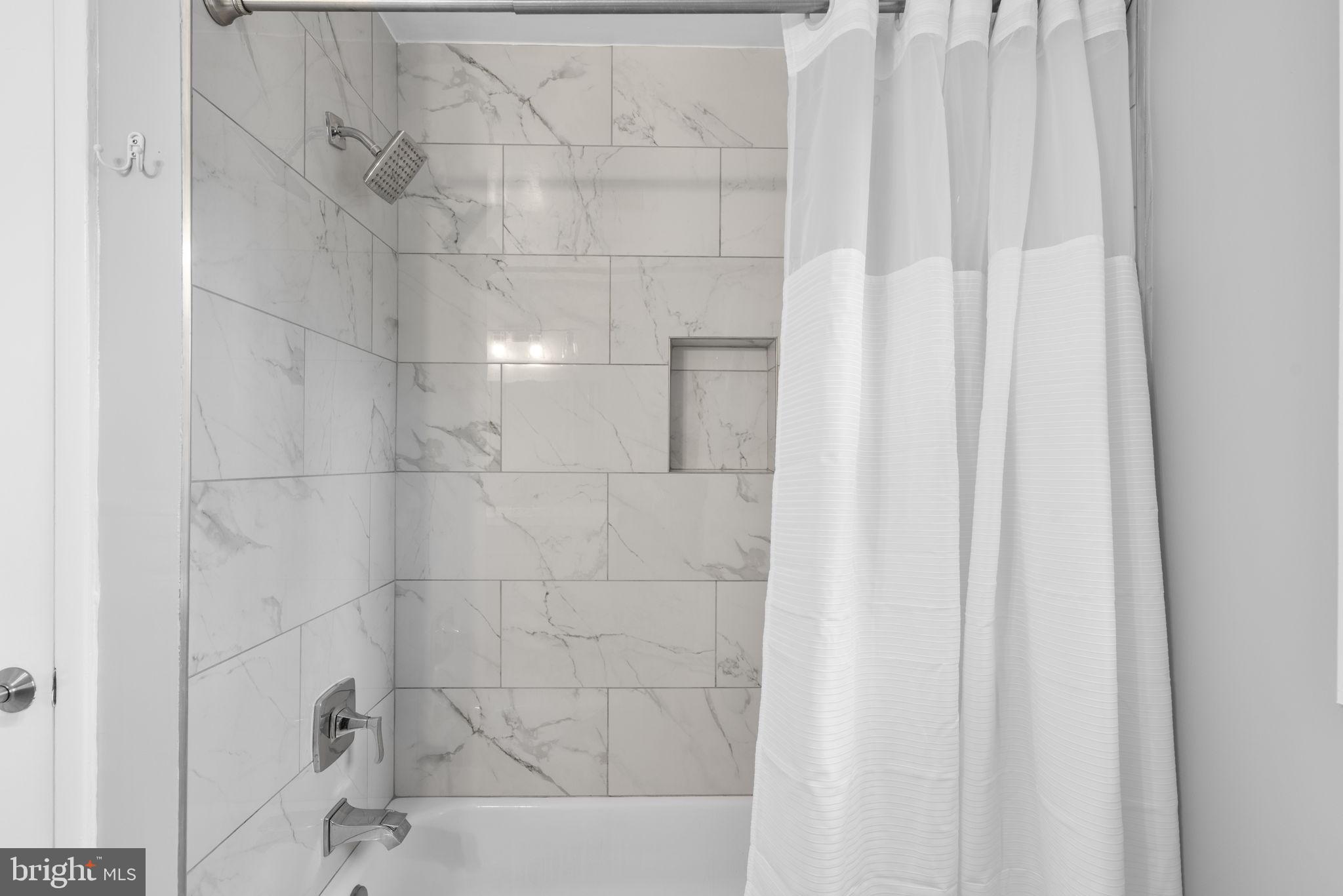 FONT HILL MANOR - Residential