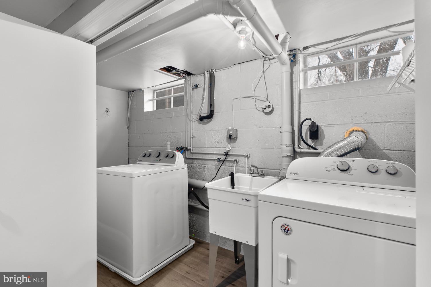 FONT HILL MANOR - Residential