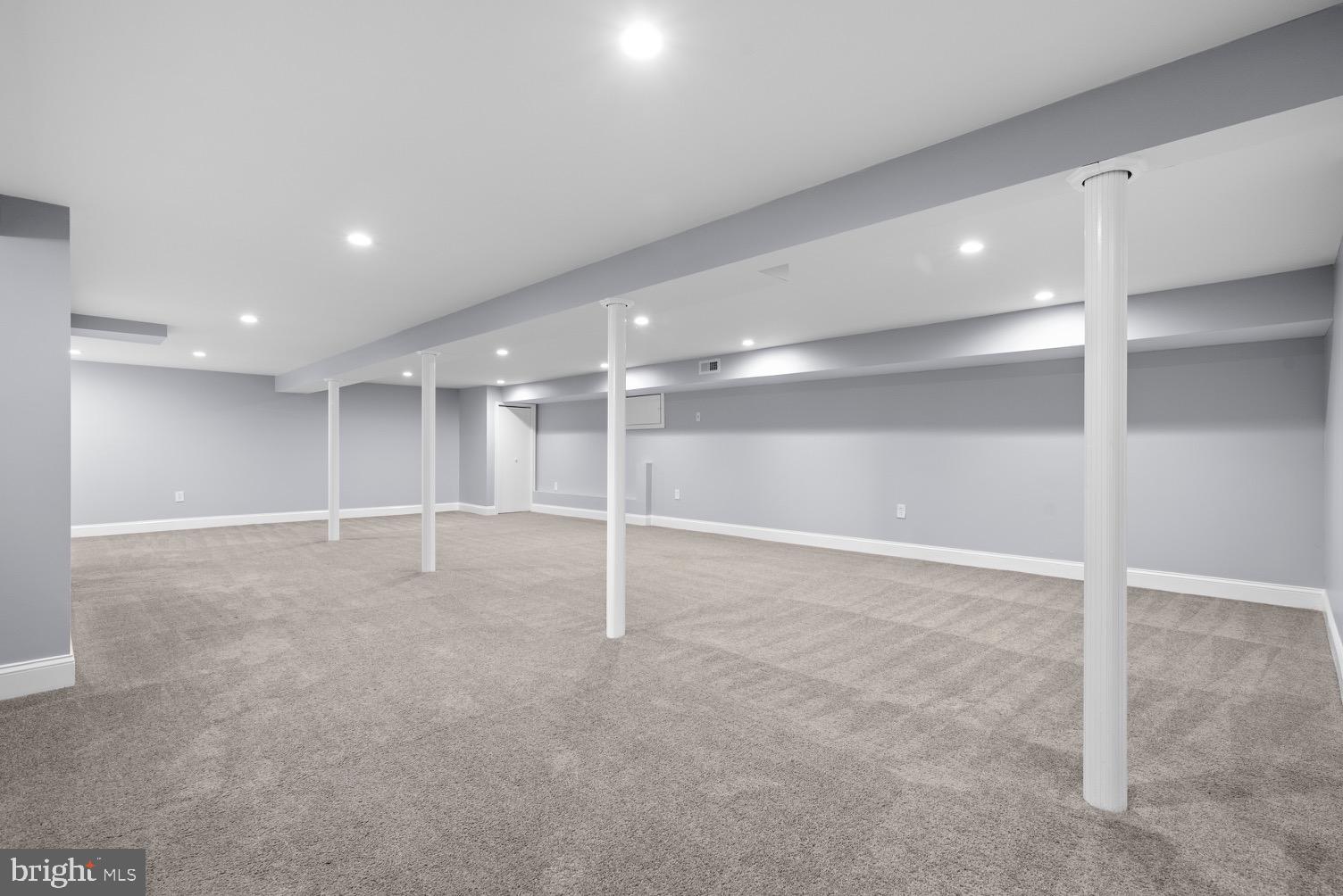 FONT HILL MANOR - Residential