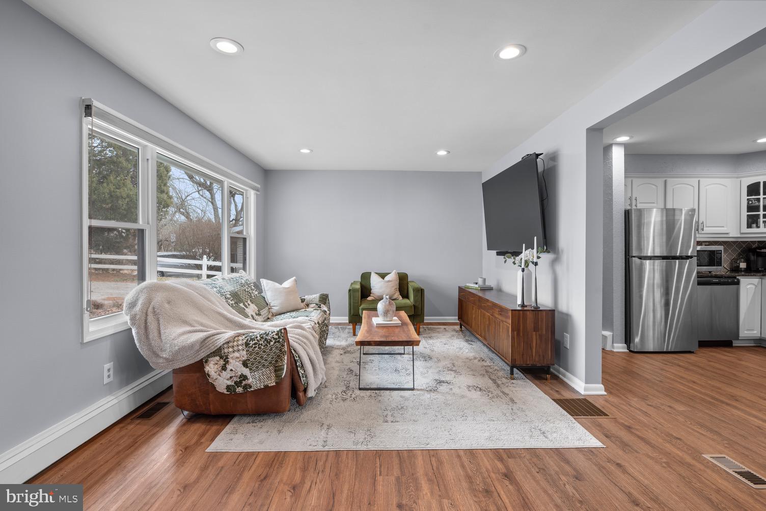 FONT HILL MANOR - Residential