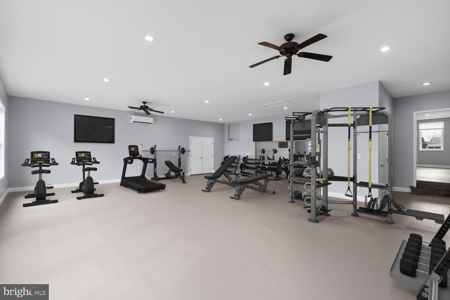 FONT HILL MANOR - Residential