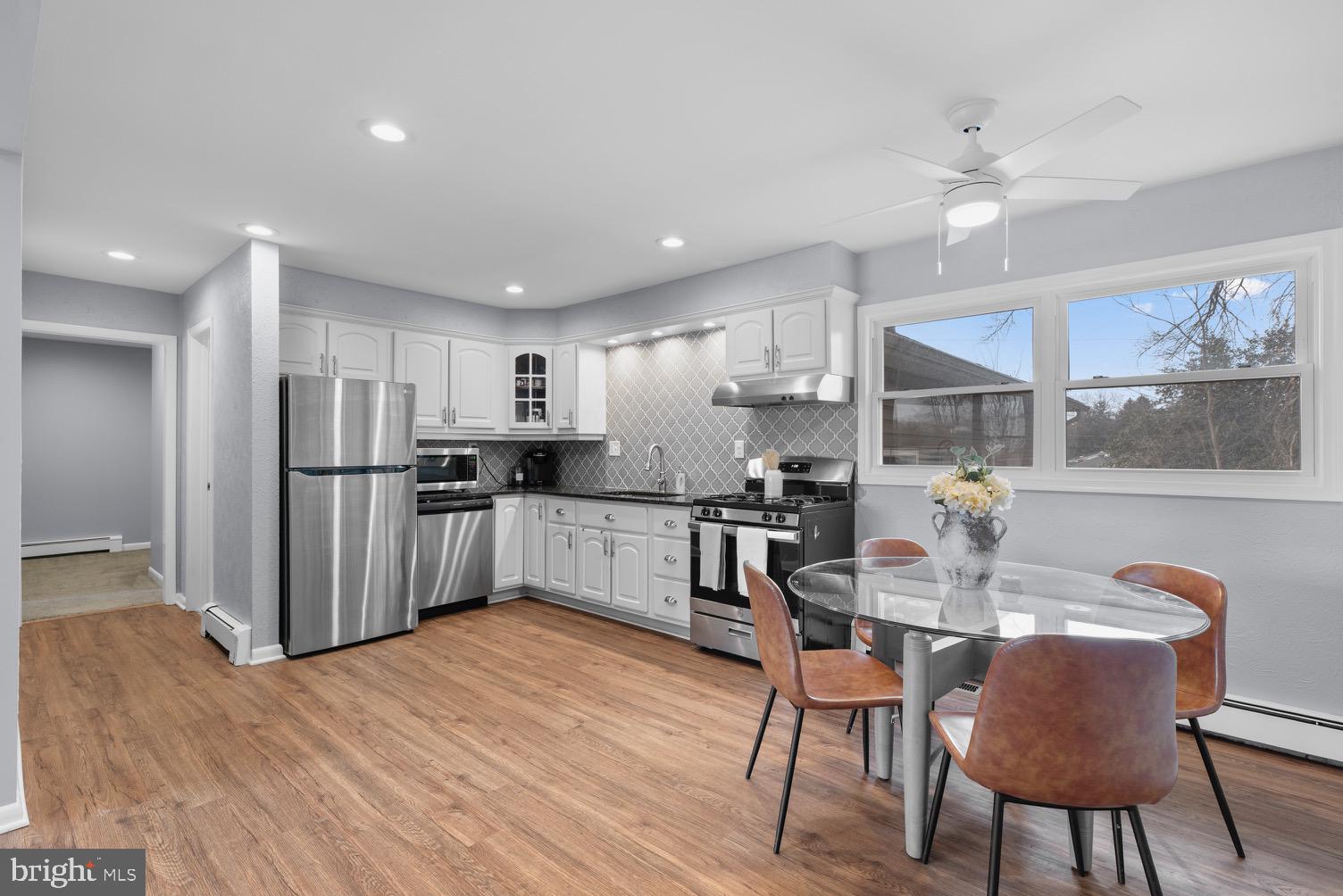 FONT HILL MANOR - Residential