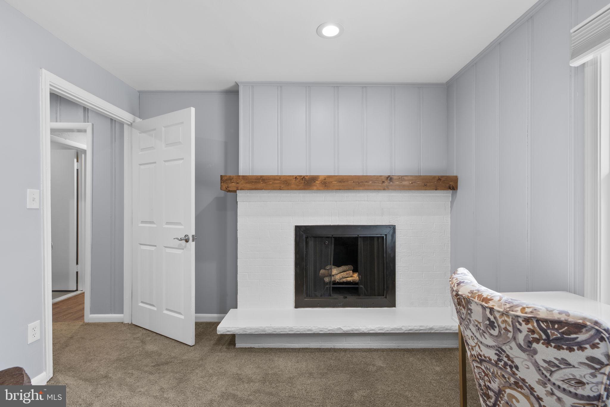 FONT HILL MANOR - Residential