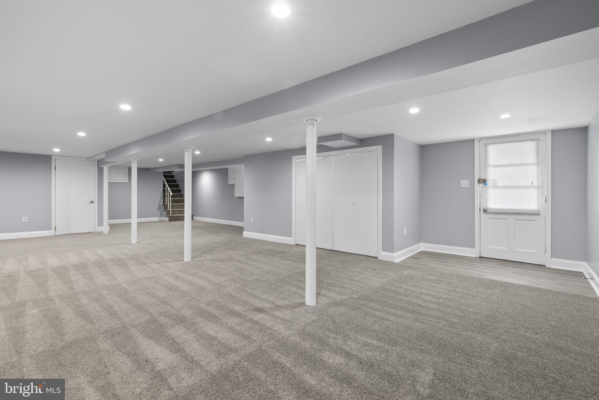 FONT HILL MANOR - Residential