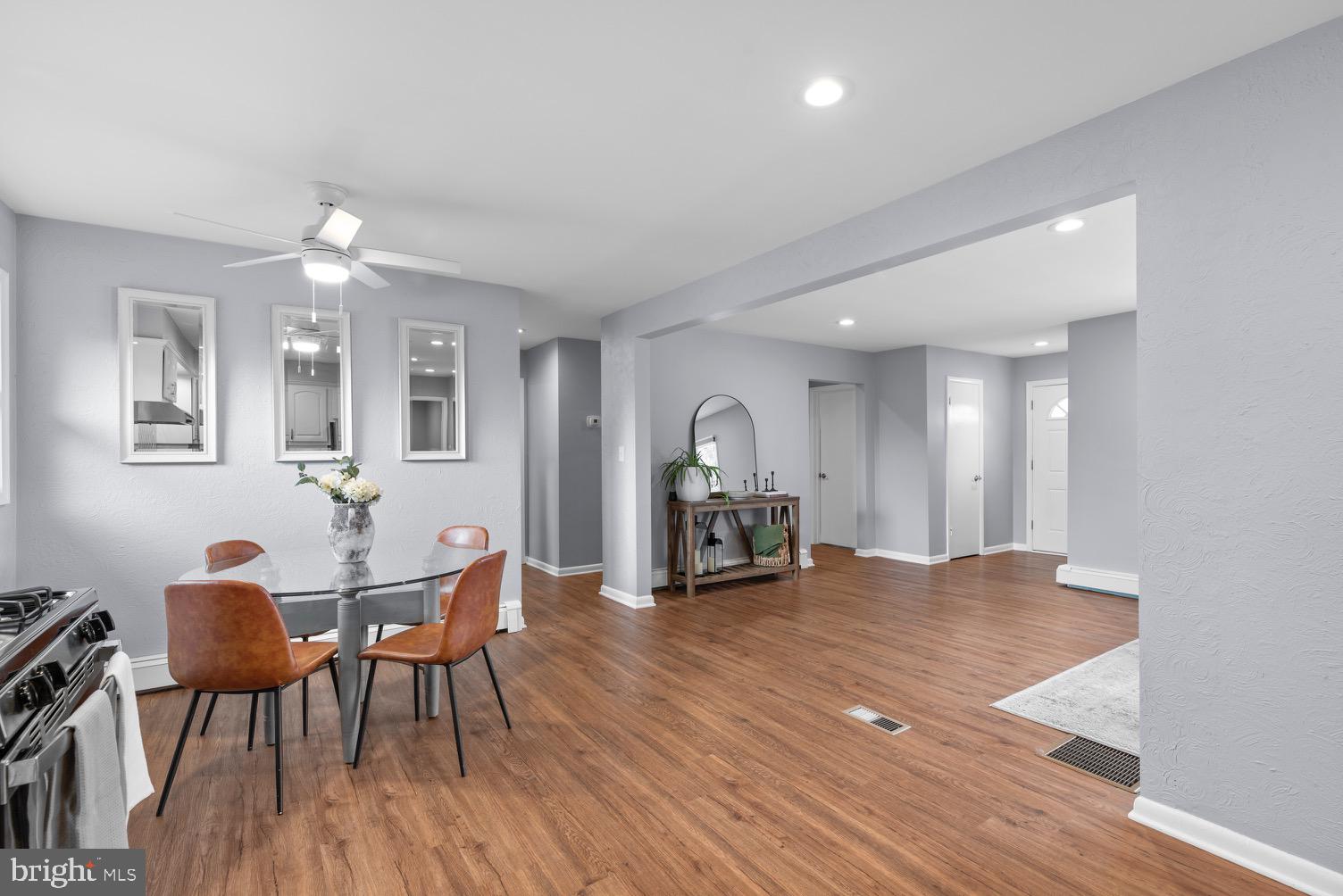 FONT HILL MANOR - Residential