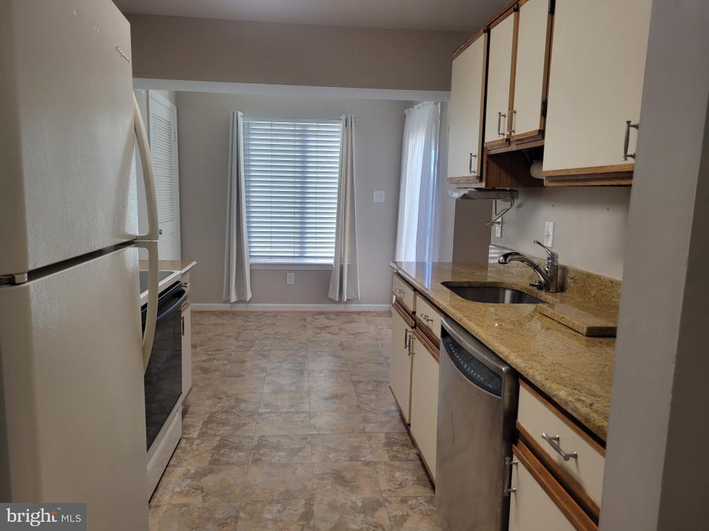 BATTERY HEIGHTS - Residential Lease