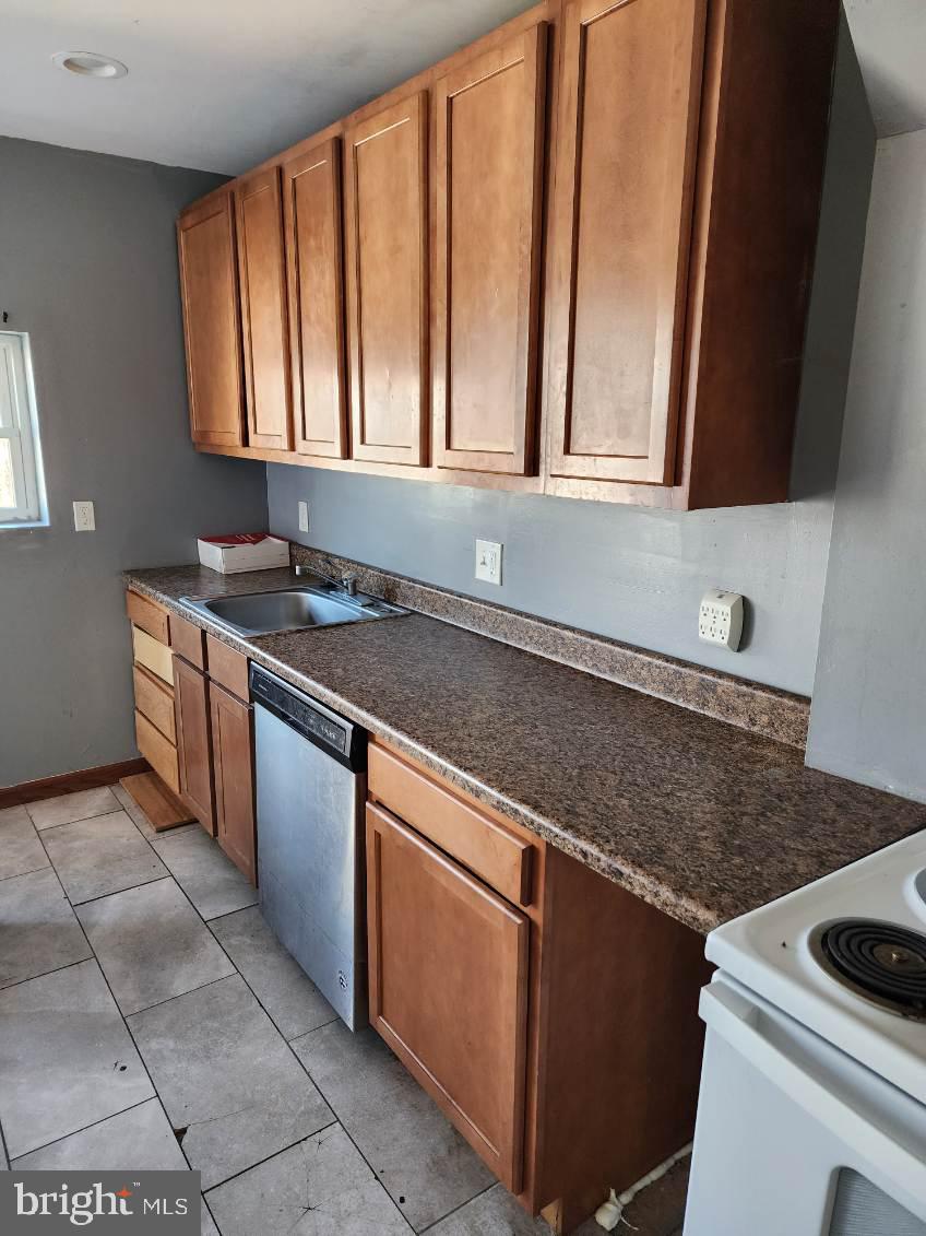 EAST BALTIMORE MIDWAY - Residential