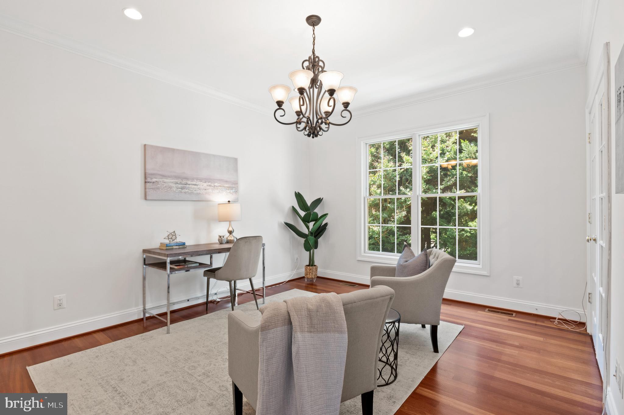 AYRLAWN - Residential