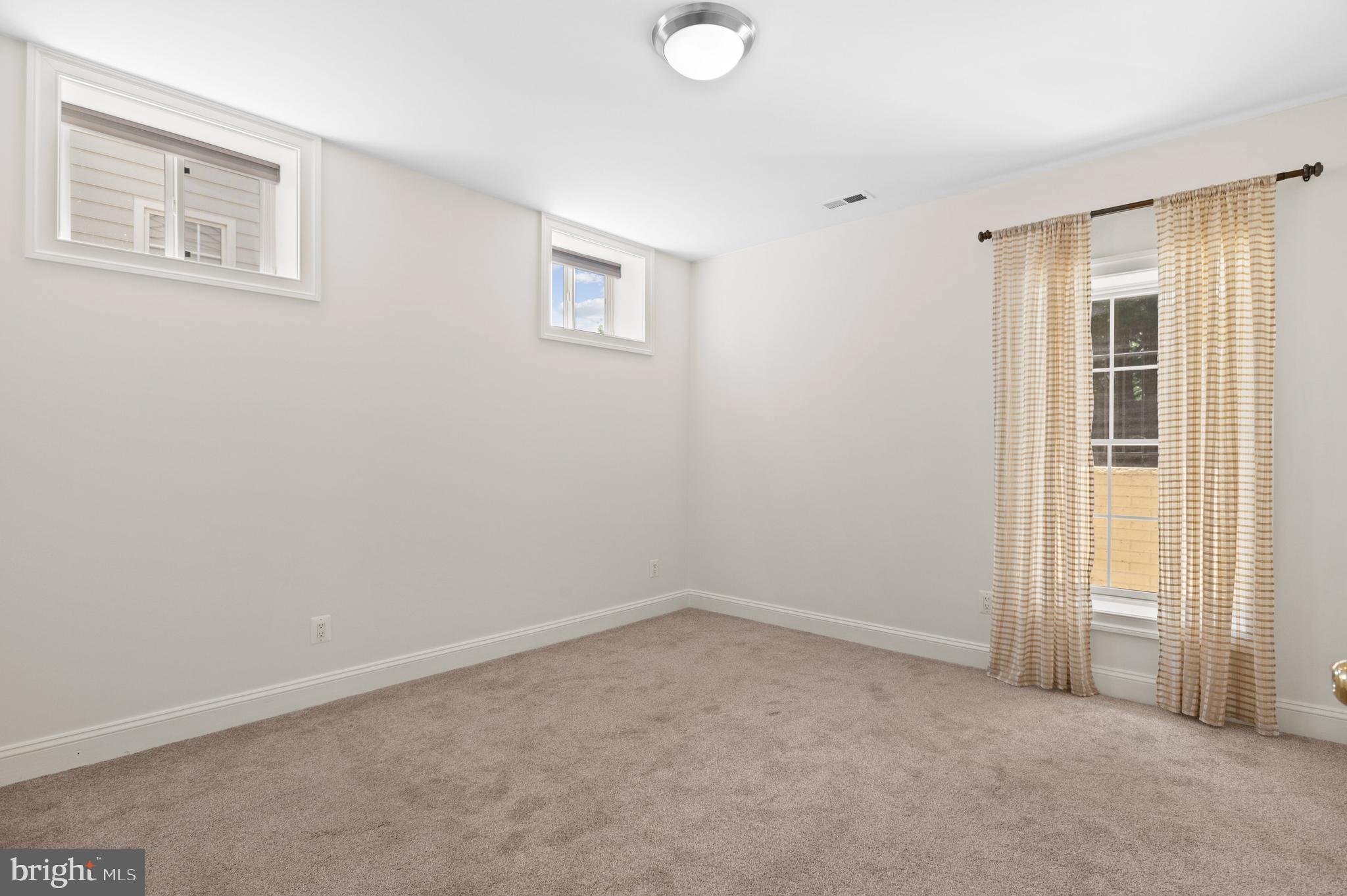 AYRLAWN - Residential