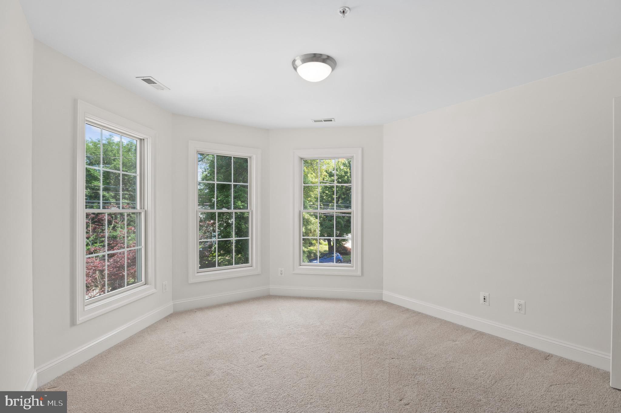 AYRLAWN - Residential