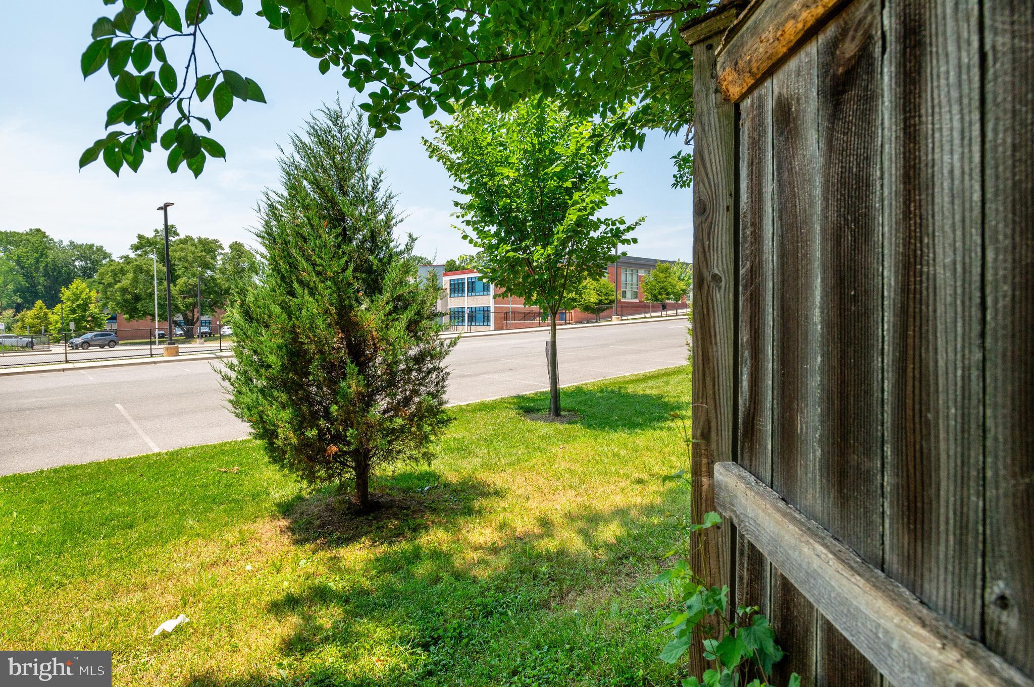 AYRLAWN - Residential