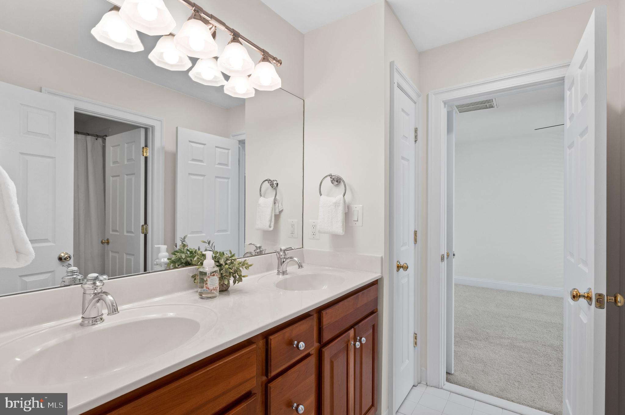 AYRLAWN - Residential