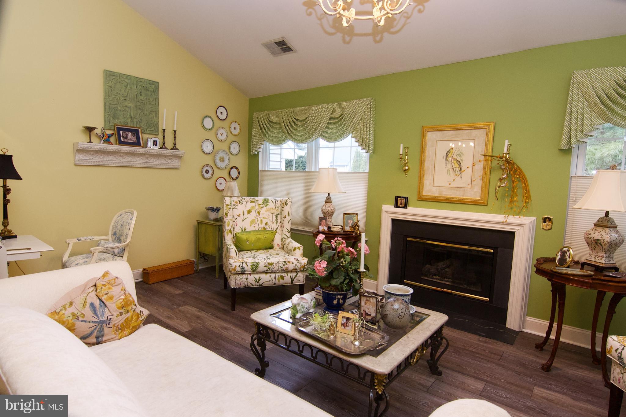 SPRING RIDGE - Residential