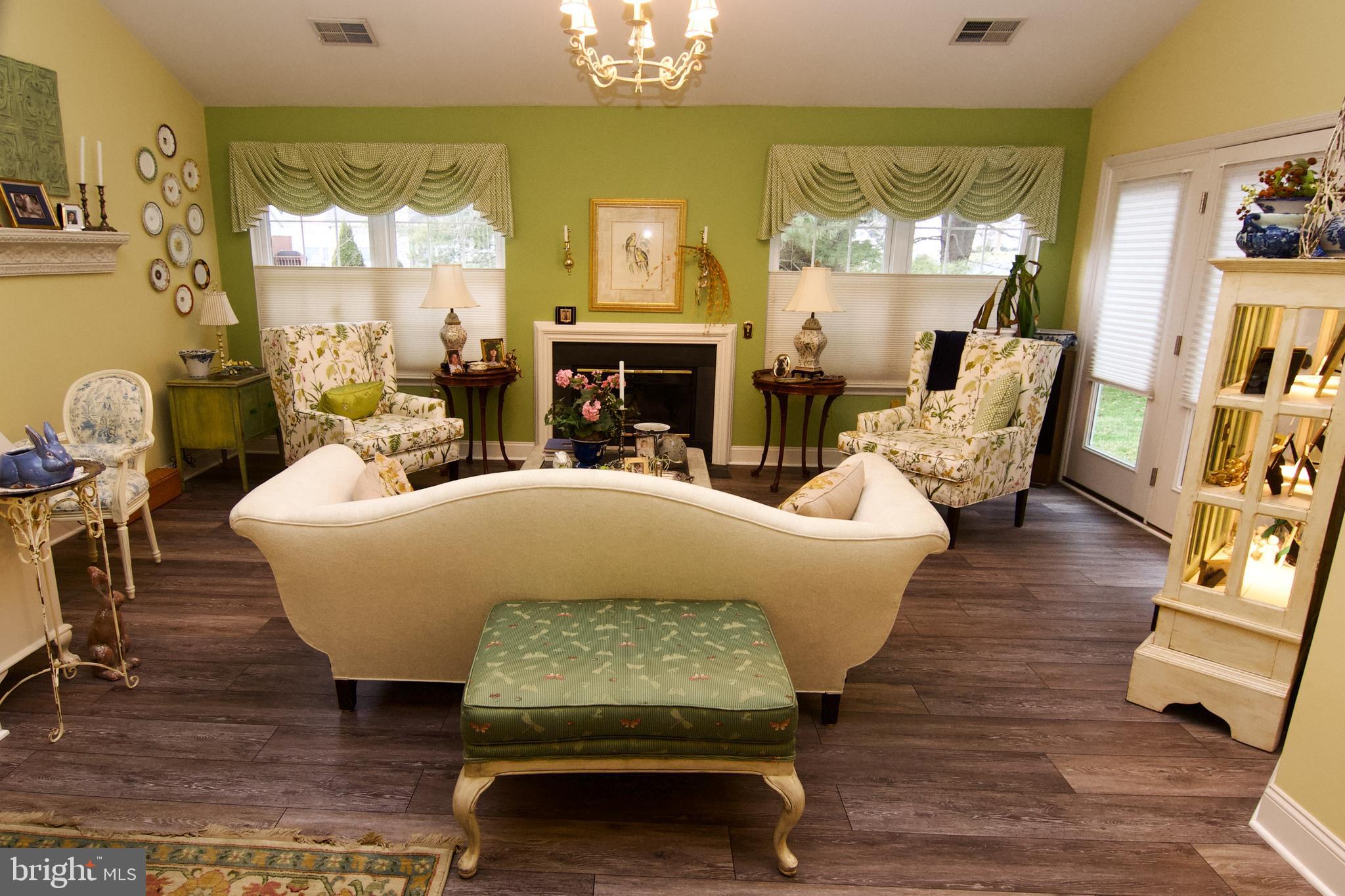 SPRING RIDGE - Residential