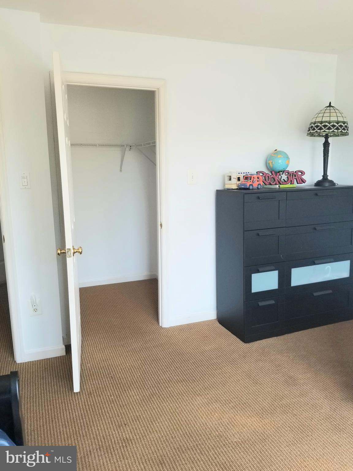 HAMPTON SUB-PLAT 1> - Residential Lease