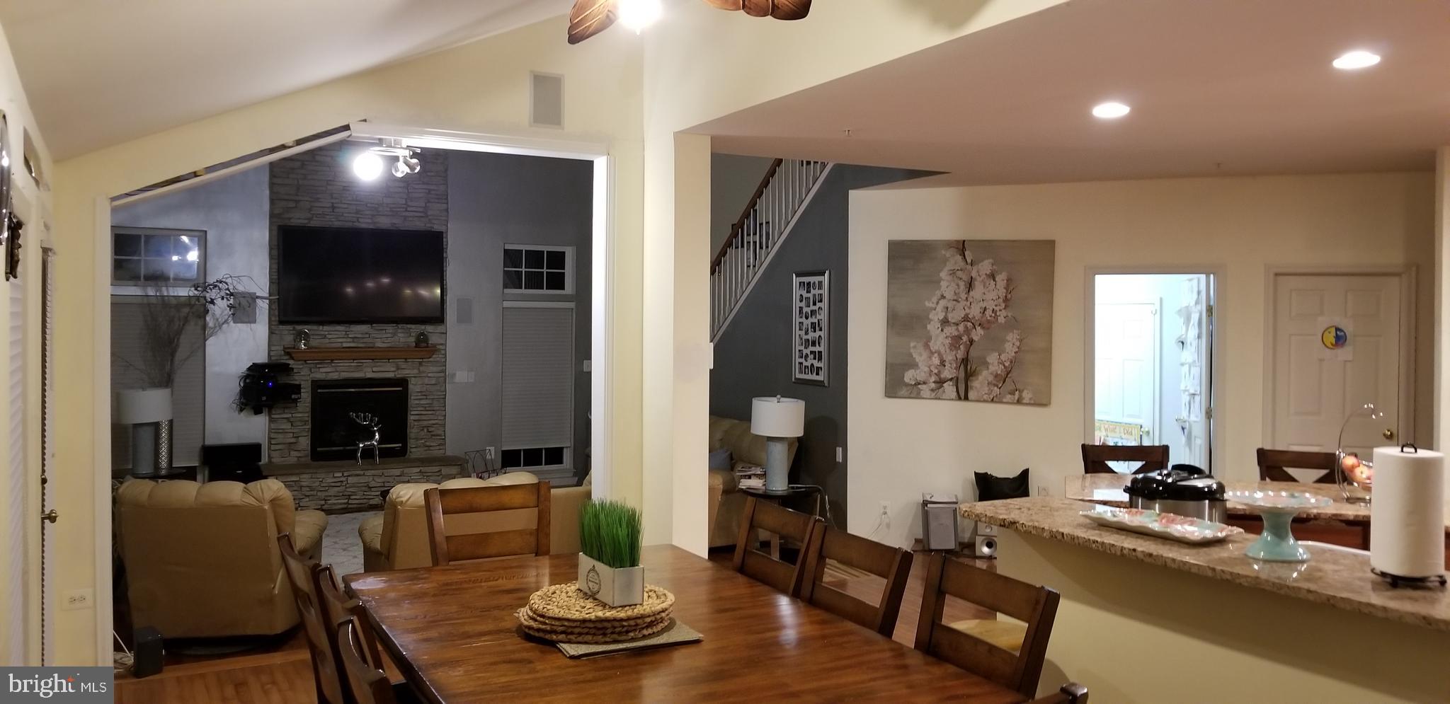 HAMPTON SUB-PLAT 1> - Residential Lease