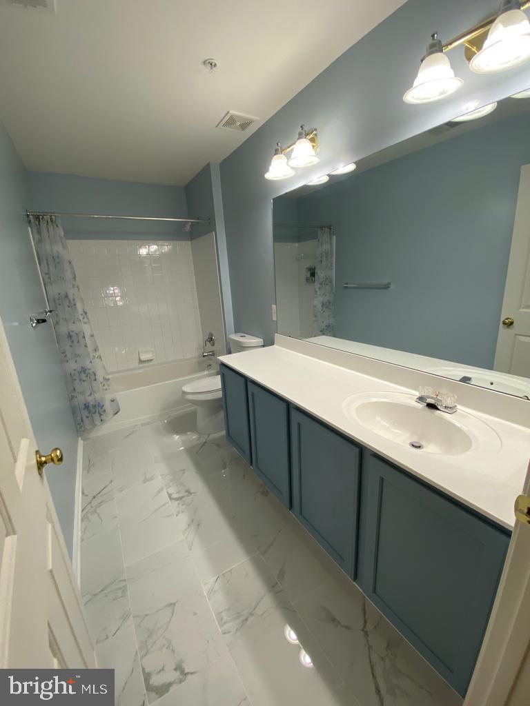 HAMPTON SUB-PLAT 1> - Residential Lease