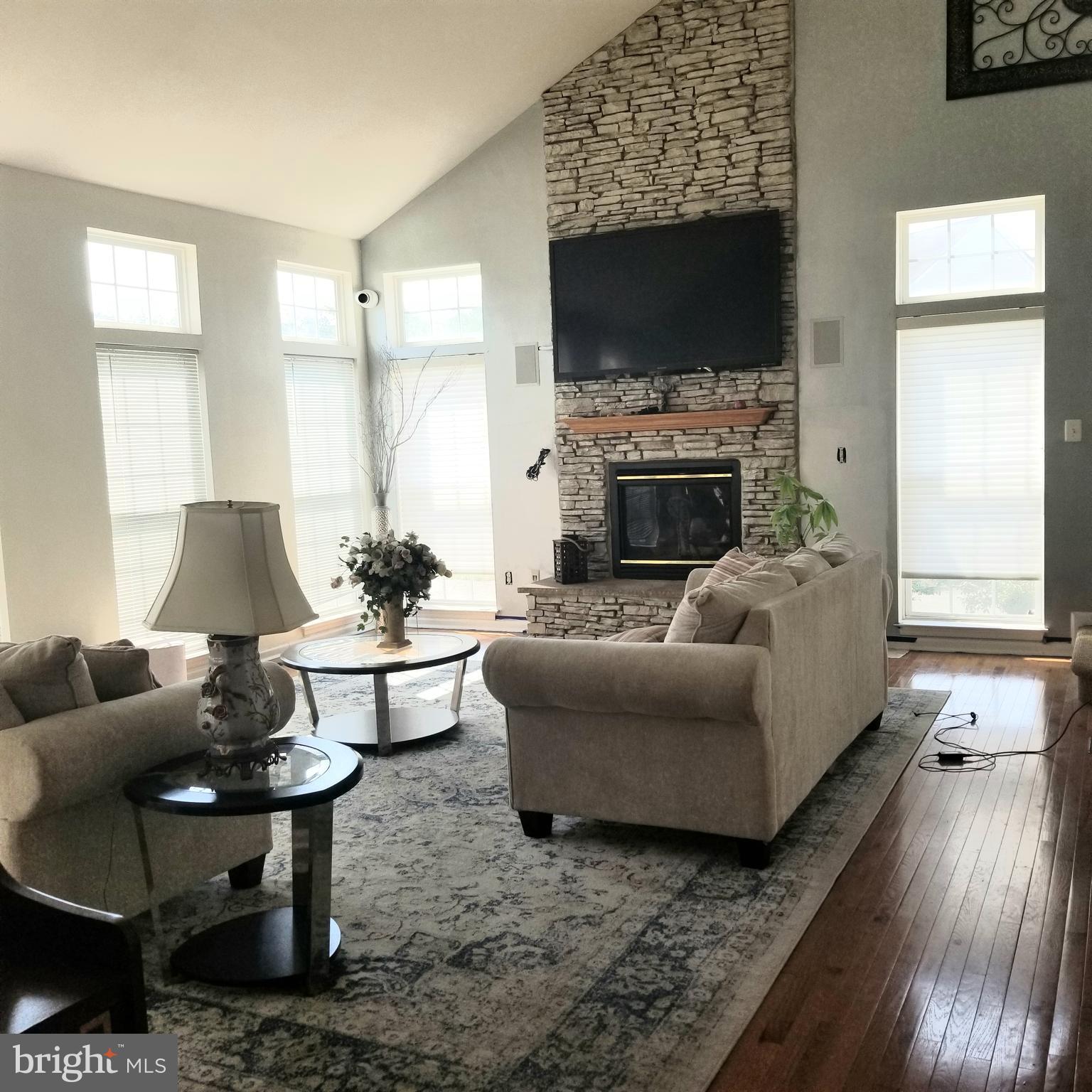 HAMPTON SUB-PLAT 1> - Residential Lease