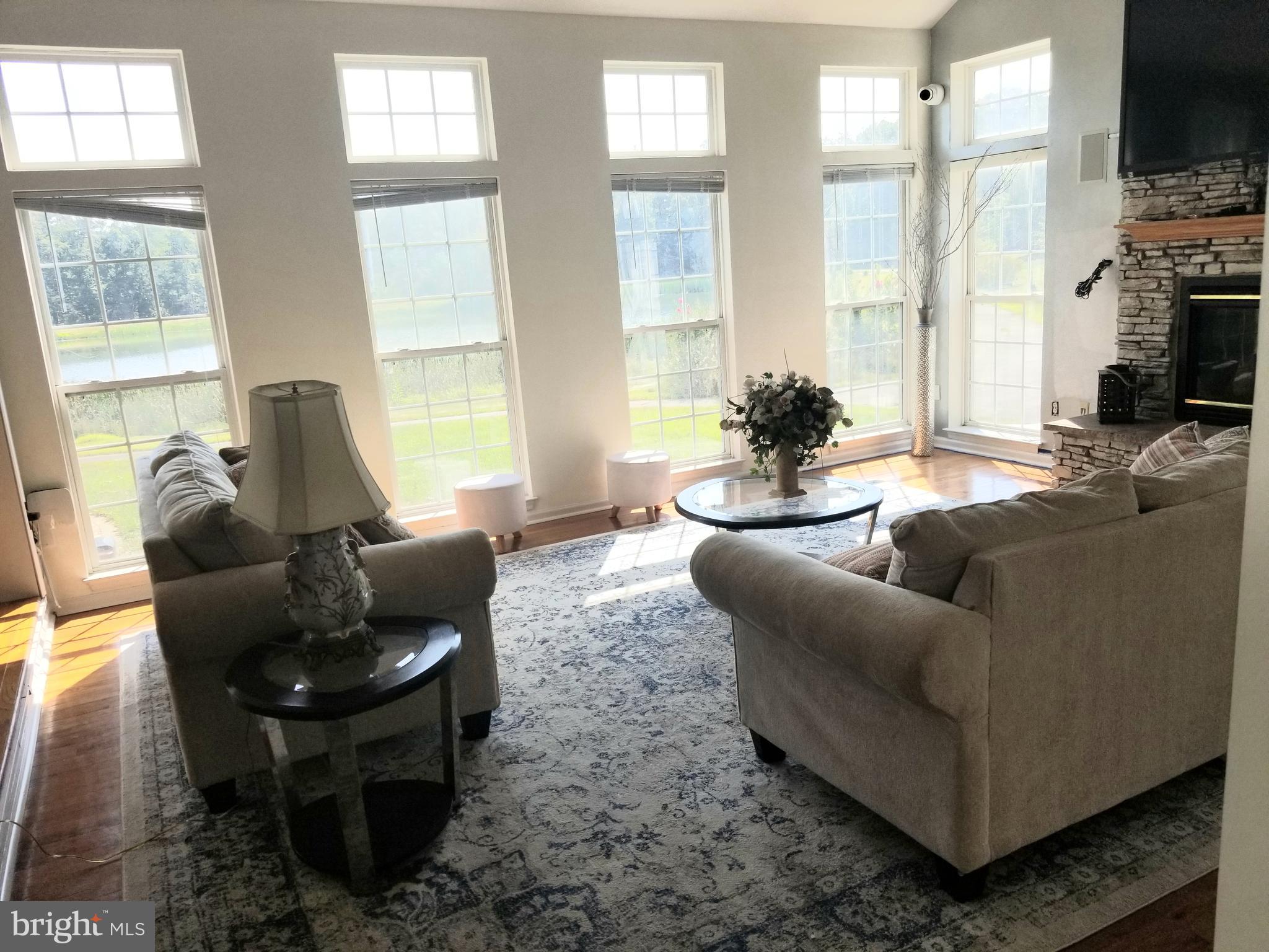 HAMPTON SUB-PLAT 1> - Residential Lease