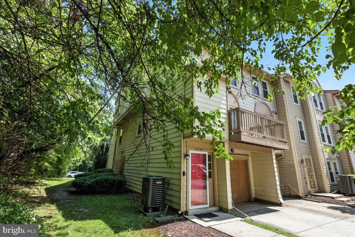 PRICE DROP!!! OPEN HOUSE Sunday, August 3, 12:00pm - 3:00pm
Great HOA!! Just Replaced the Front Deck & Siding!! This beautifully renovated 3-bedroom, 2.5-bathroom End-Unit townhome in the sought-after Townes of Gloucester community is MOVE-IN READY! Step inside and be greeted by gleaming luxury vinyl plank flooring that flow throughout all three levels. A chef's dream kitchen boasting brand new quartz countertops and stainless steel appliances which opens to the dining area that flows into the living room. Just off the living room is front facing deck above your one-car garage and driveway. A convenient powder room and washer/dryer completes this level. Retreat to the expansive primary bedroom on the upper level featuring a luxurious en-suite bathroom. Two generously sized bedrooms on the top floor provide ample space for family, guests, or a home office, along with a full bathroom and a linen closet. This home also features a one-car garage for secure parking and extra storage. Enjoy condo-style living with a low-maintenance lifestyle, as exterior maintenance is taken care of. Long-time owners, Visitors parking, Active HOA & Outdoor Pool nearby! Located in a prime Montgomery County location, you'll have easy access to major commuter routes, shopping, dining, and top-rated schools. Don't miss this opportunity to own a move-in ready townhome in a fantastic community! Schedule your showing today!
