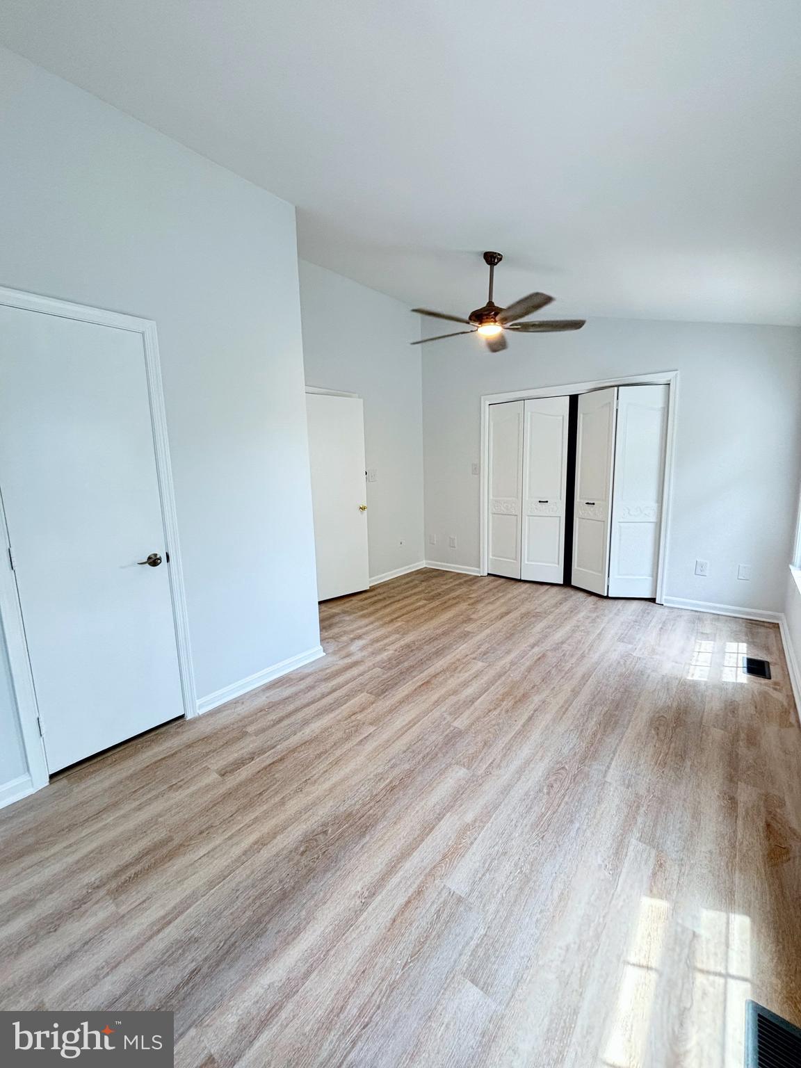 SINGLETONS GROVE - Residential Lease