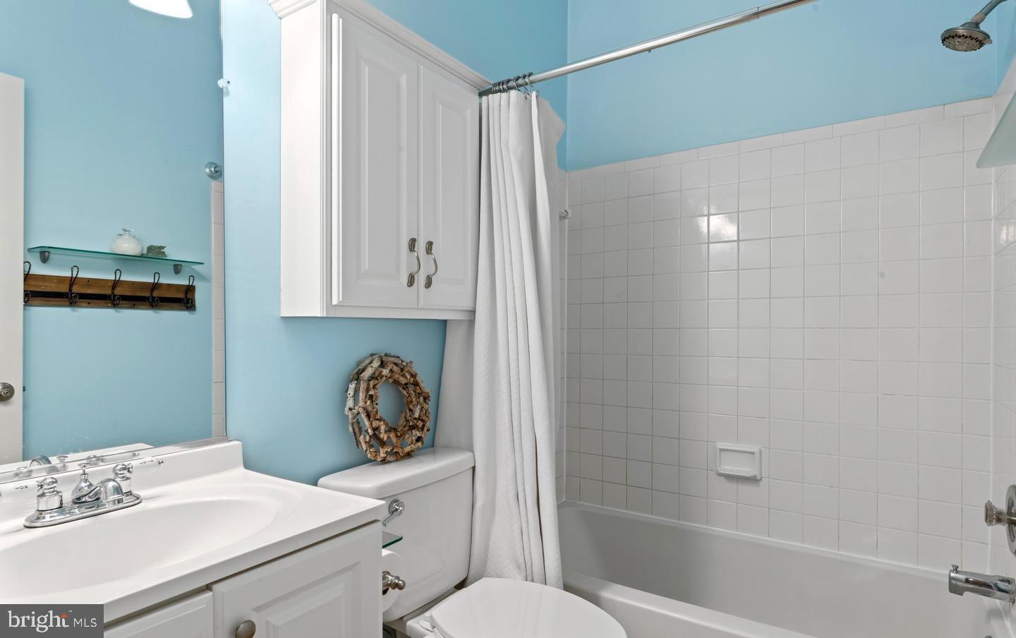 SINGLETONS GROVE - Residential Lease