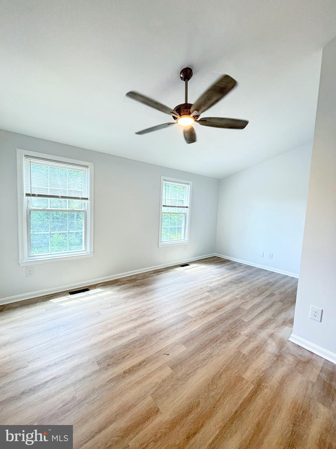 SINGLETONS GROVE - Residential Lease