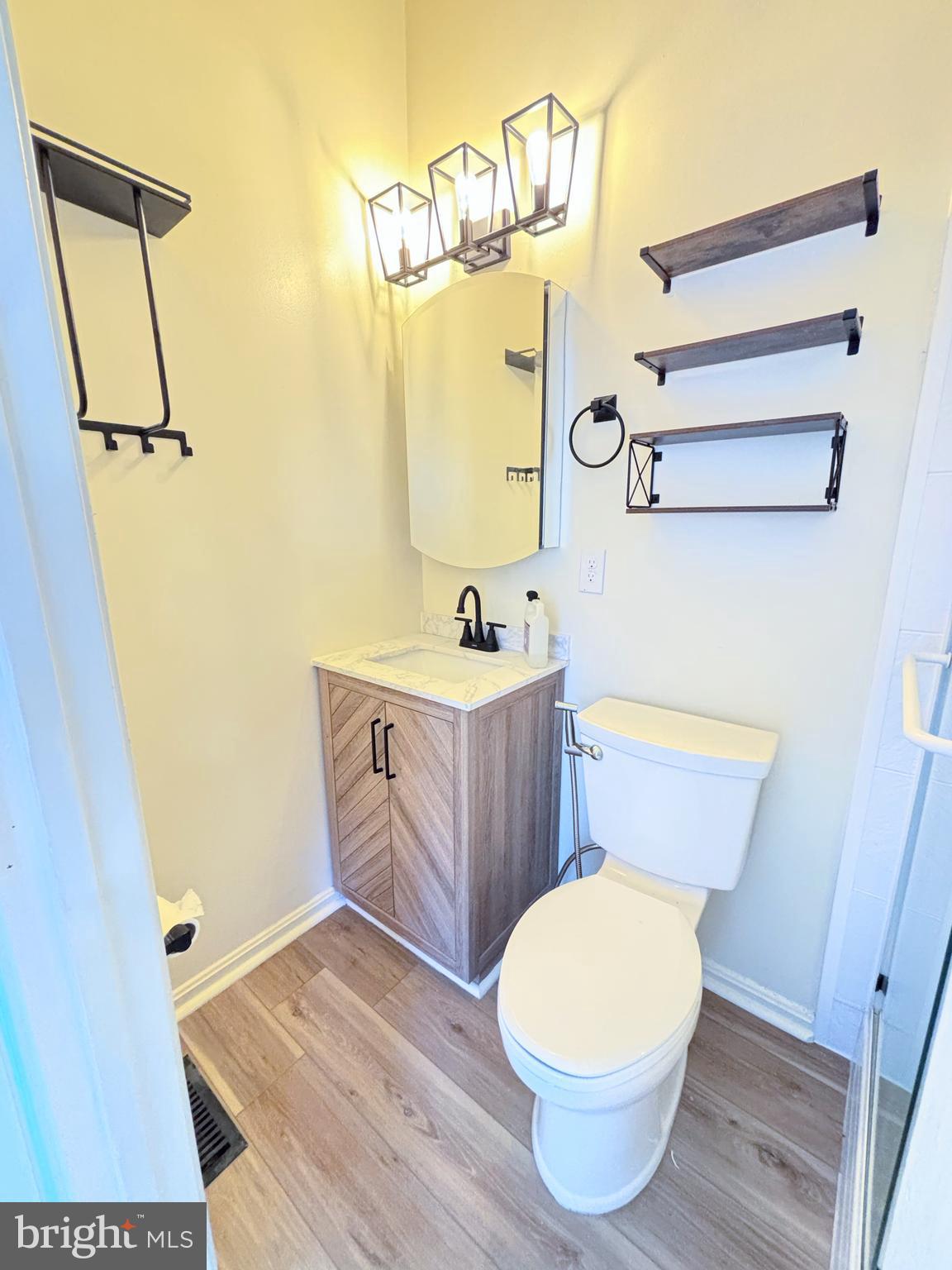 SINGLETONS GROVE - Residential Lease