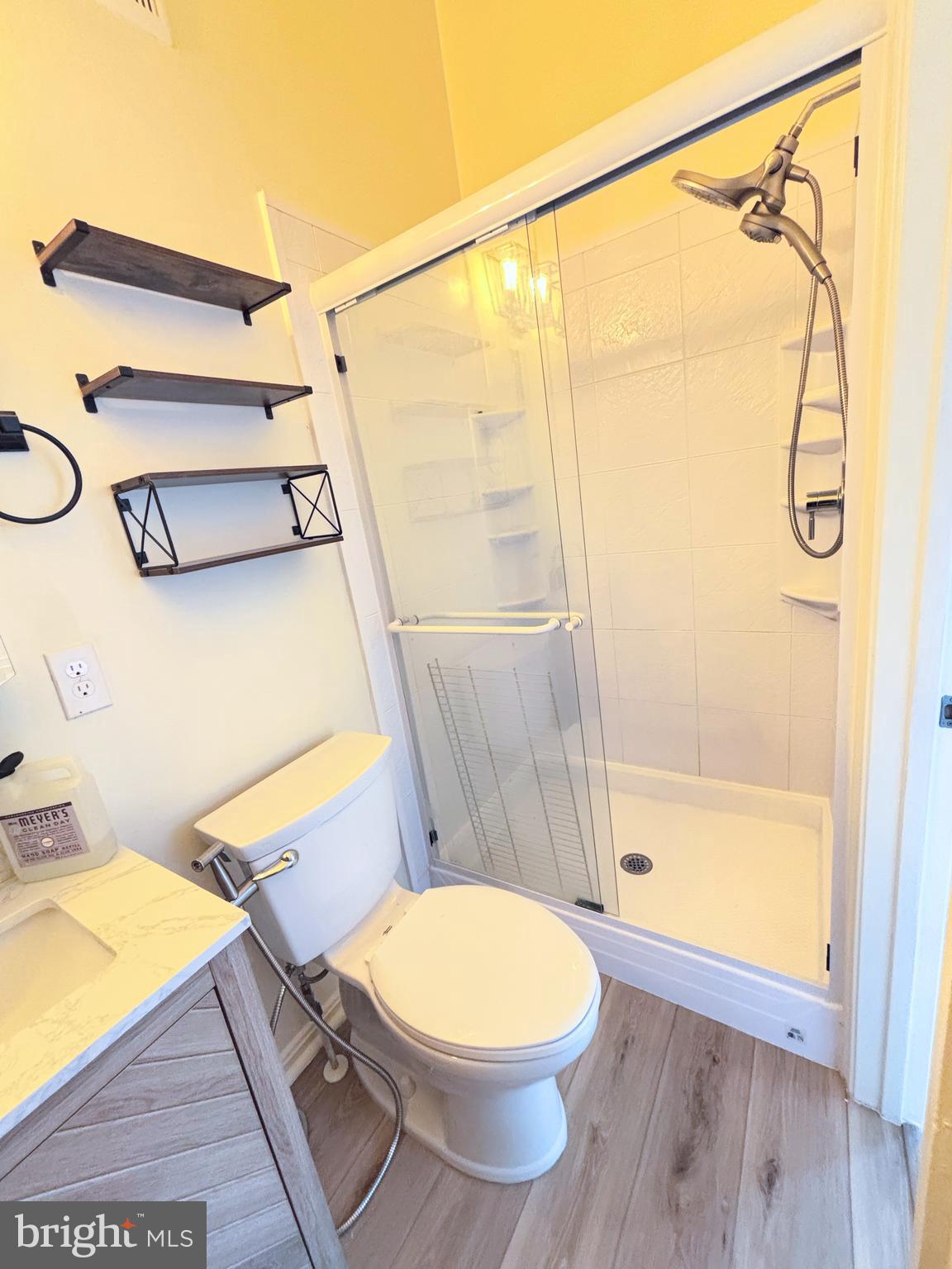 SINGLETONS GROVE - Residential Lease