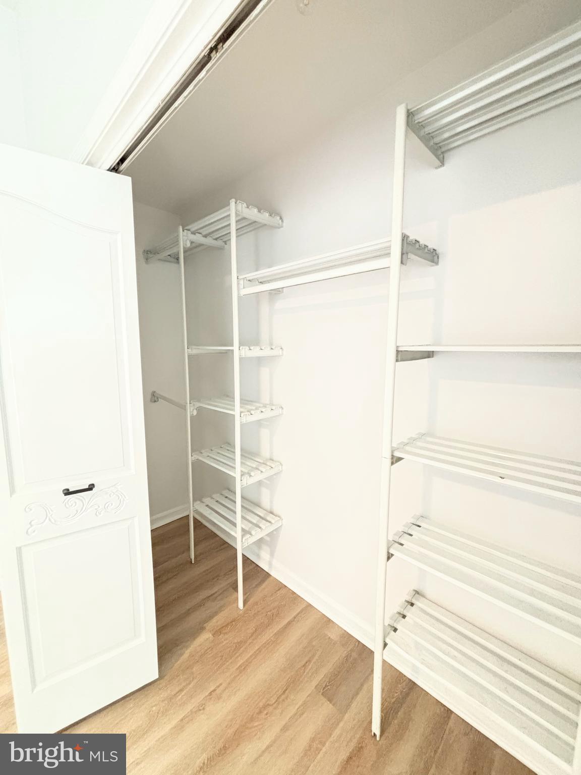 SINGLETONS GROVE - Residential Lease