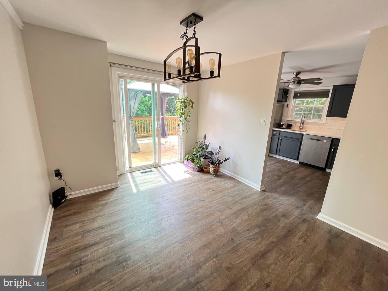 SINGLETONS GROVE - Residential Lease