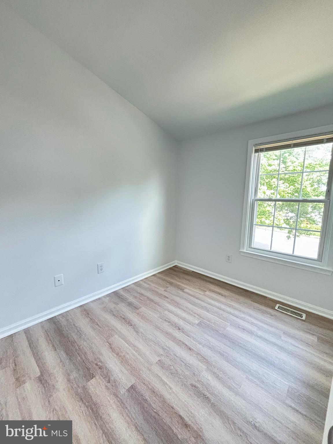 SINGLETONS GROVE - Residential Lease