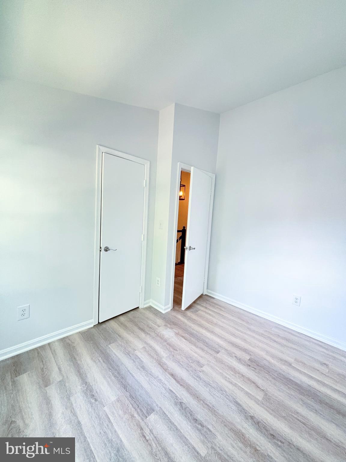 SINGLETONS GROVE - Residential Lease