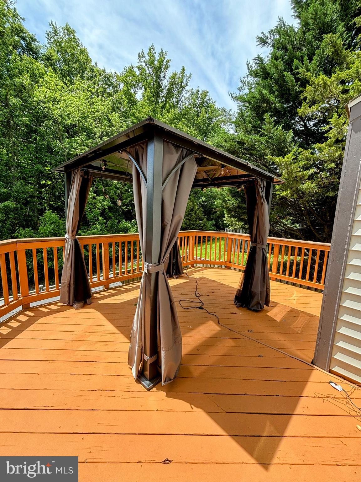 SINGLETONS GROVE - Residential Lease