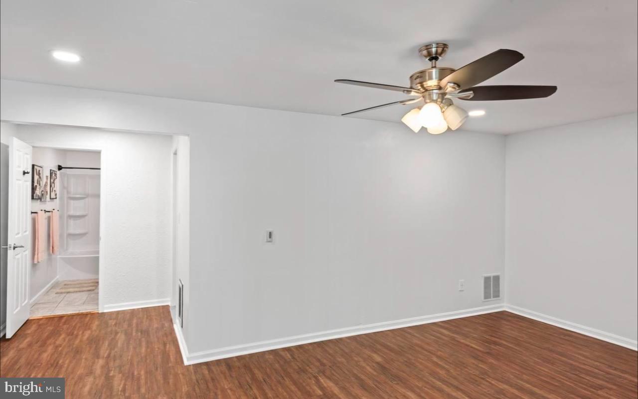 SINGLETONS GROVE - Residential Lease