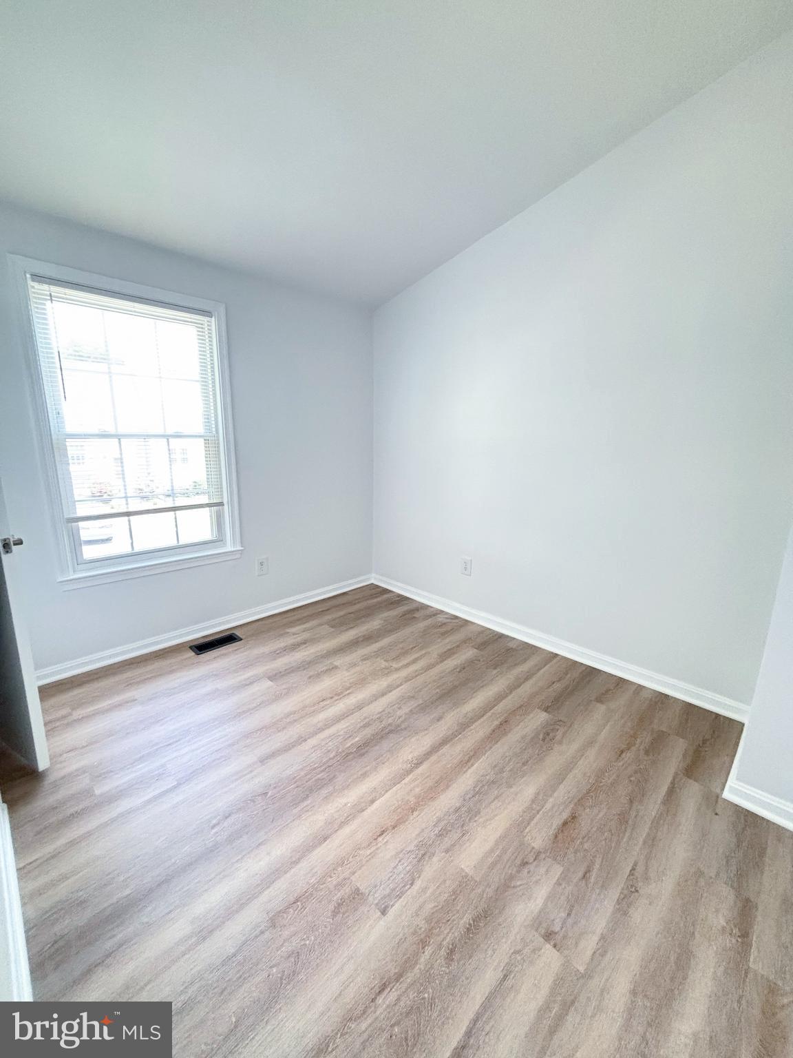 SINGLETONS GROVE - Residential Lease