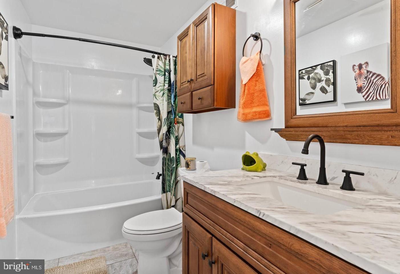 SINGLETONS GROVE - Residential Lease