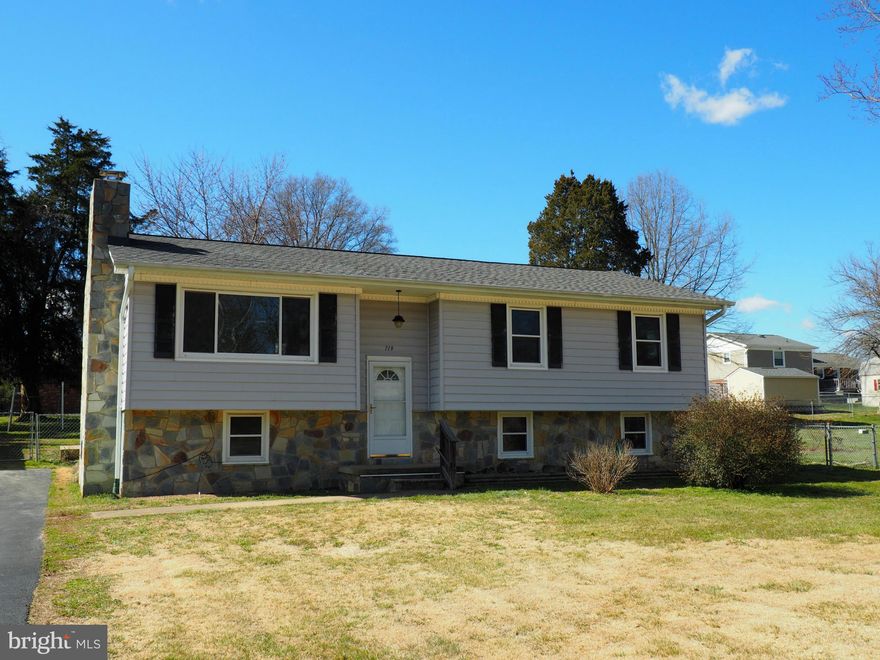 Great home awaits you. Situated in sought after of Grafton Village, close to VRE, downtown, shopping & schools. This home features 3 bd, possible 4th in LL, new carpets, freshly painted, fireplace in LL, deck, shed w/ power, great lot in cut-de-sac. Great parking, no HOA!