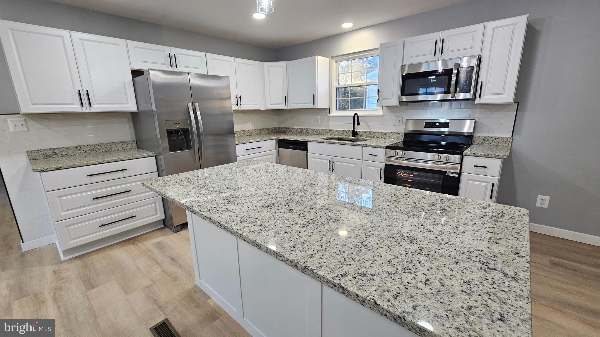 WHITE SANDS - Residential