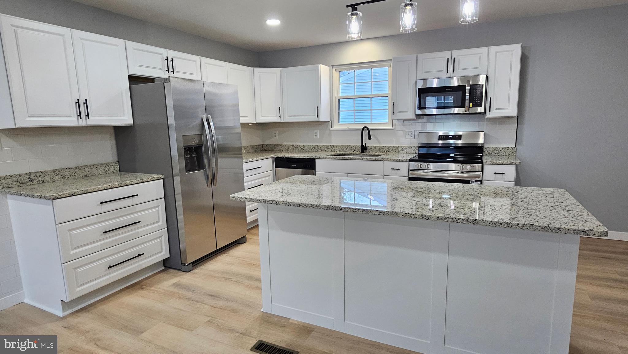 WHITE SANDS - Residential