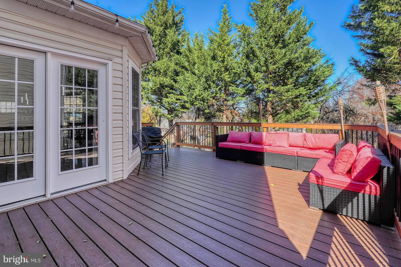 ELIZABETH'S CROSSING - Residential