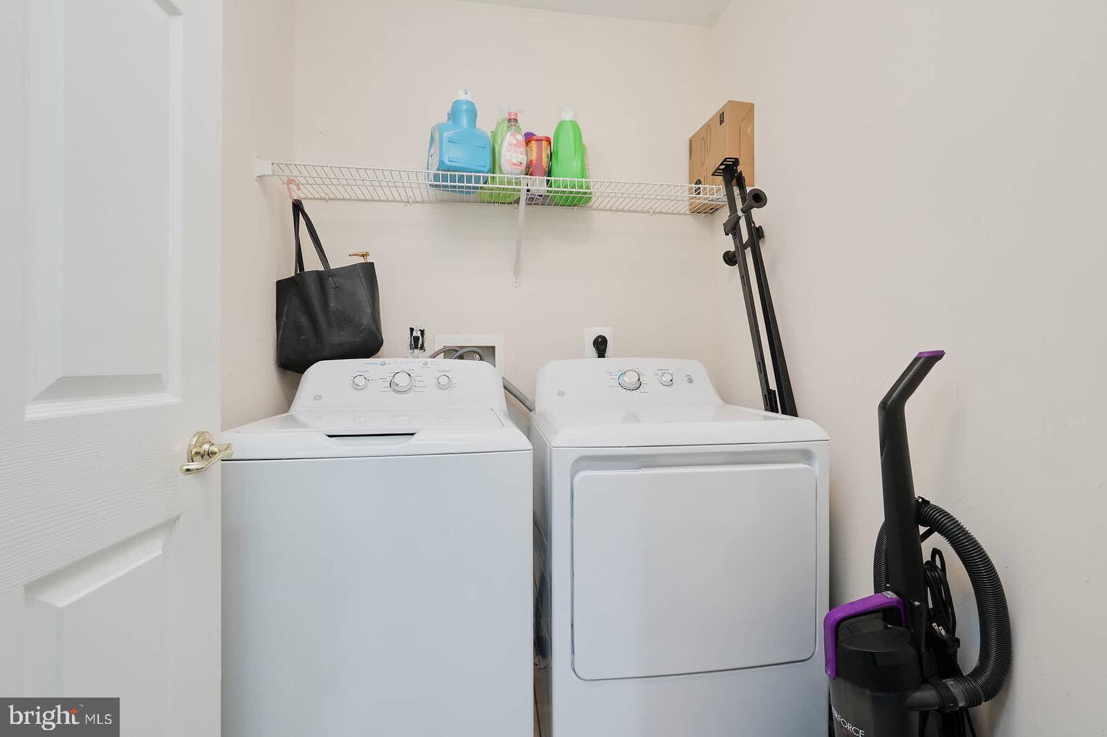 ELIZABETH'S CROSSING - Residential