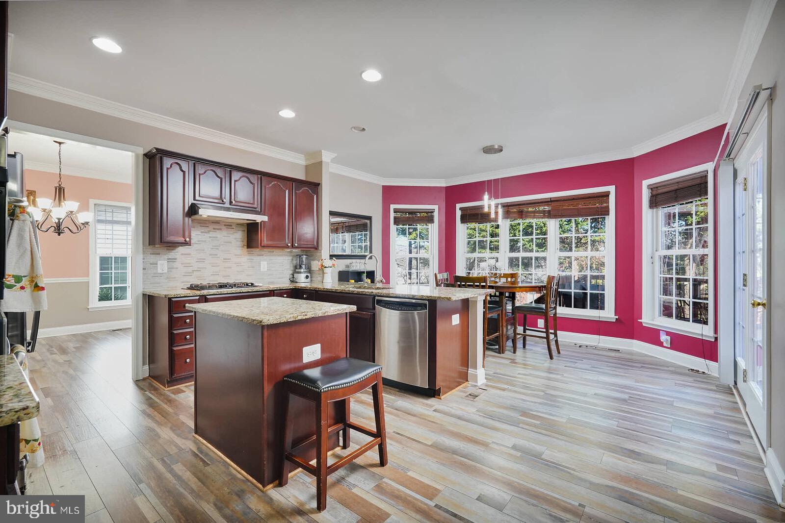 ELIZABETH'S CROSSING - Residential