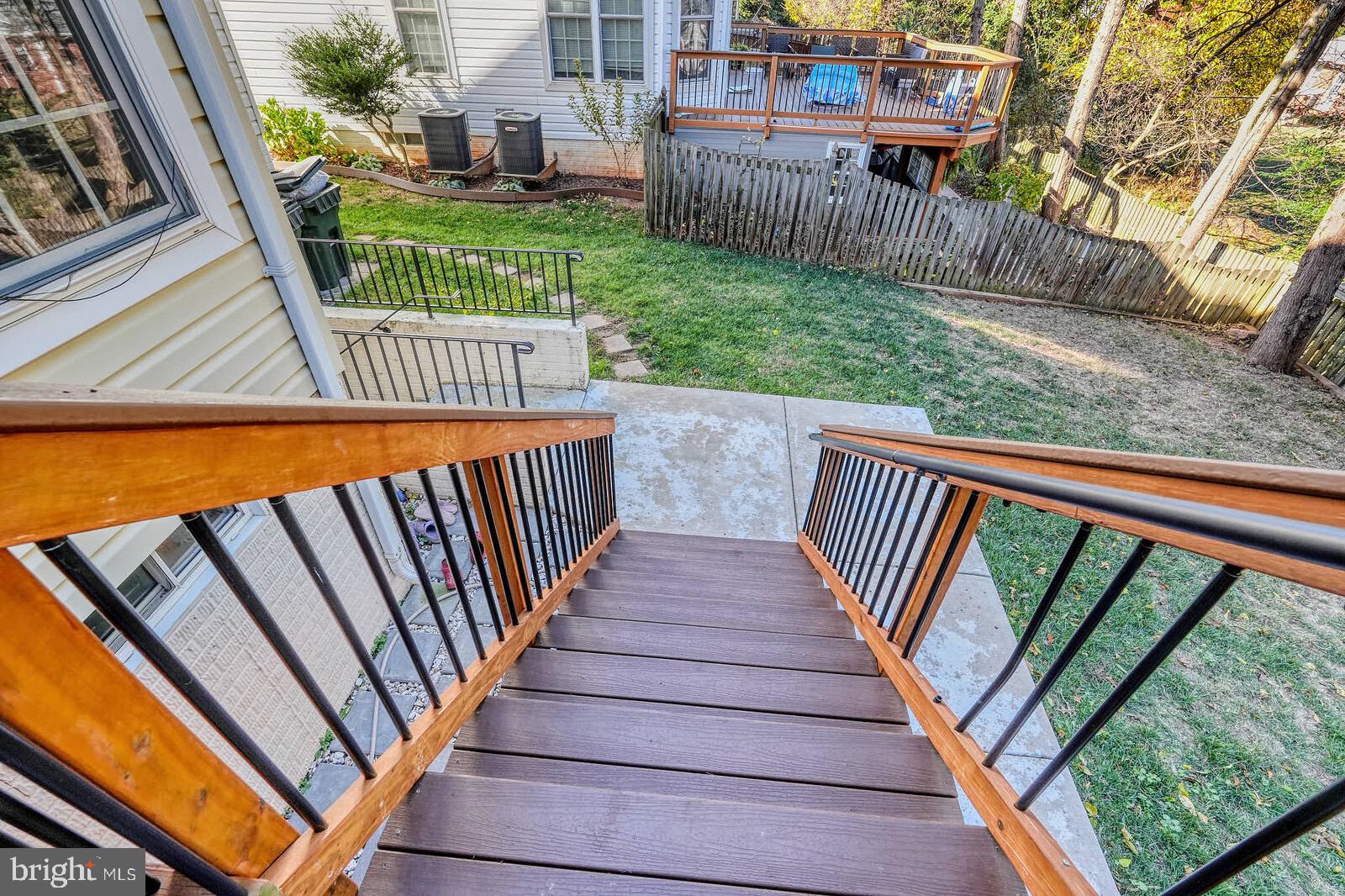 ELIZABETH'S CROSSING - Residential