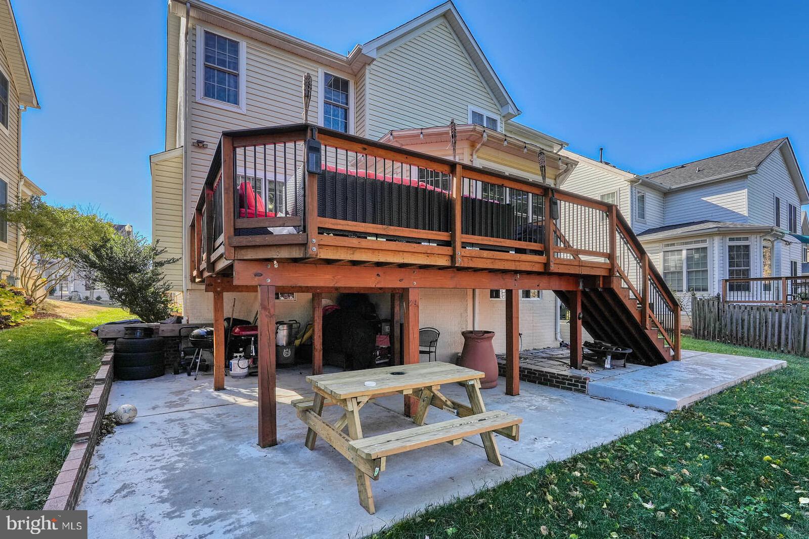 ELIZABETH'S CROSSING - Residential