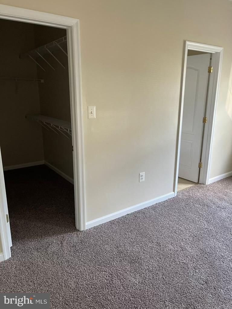 WAKELAND MANOR - Residential Lease